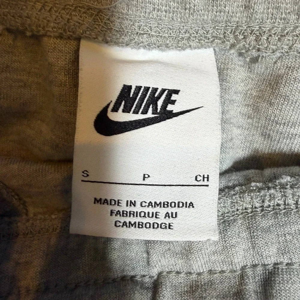 Nike Sportswear Tech Fleece Jogger Womens Size Small Pant‎ Grey Active Workout